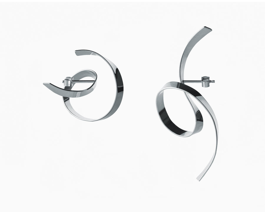 Mismatched curved lines earrings