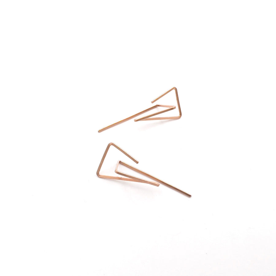 Line triangular earrings