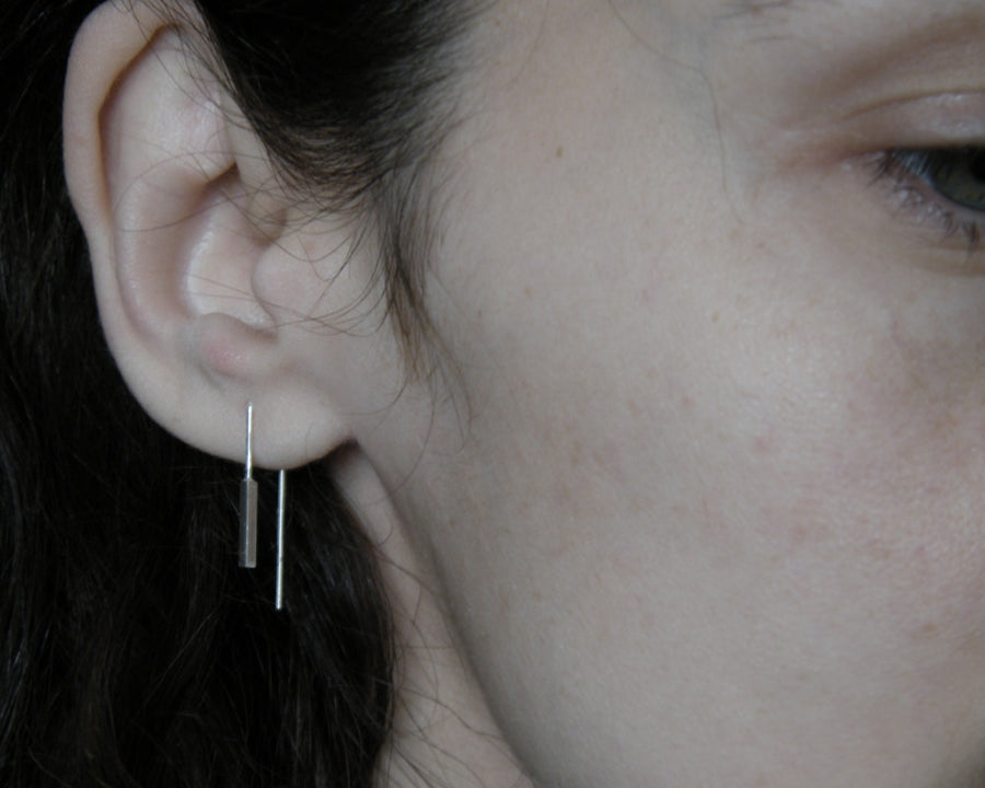 Bar dangling earrings