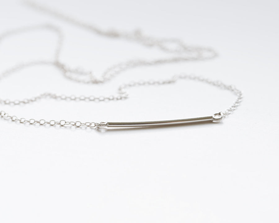 Silver round bar necklace