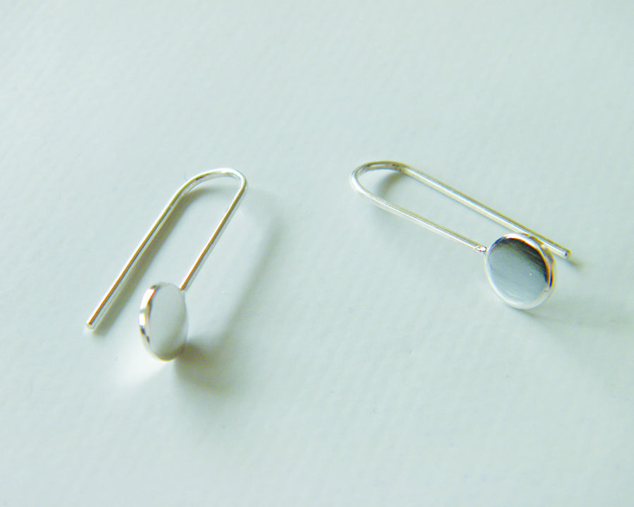 Circle dangling earrings