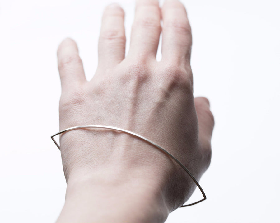 Line bracelet