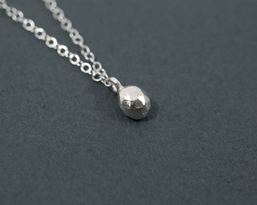 Pebble necklace