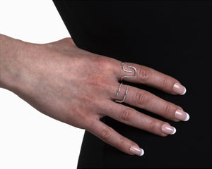 Arched line ring