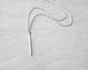 Edgy silver line necklace
