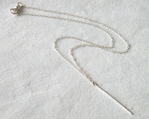 Edgy silver line necklace