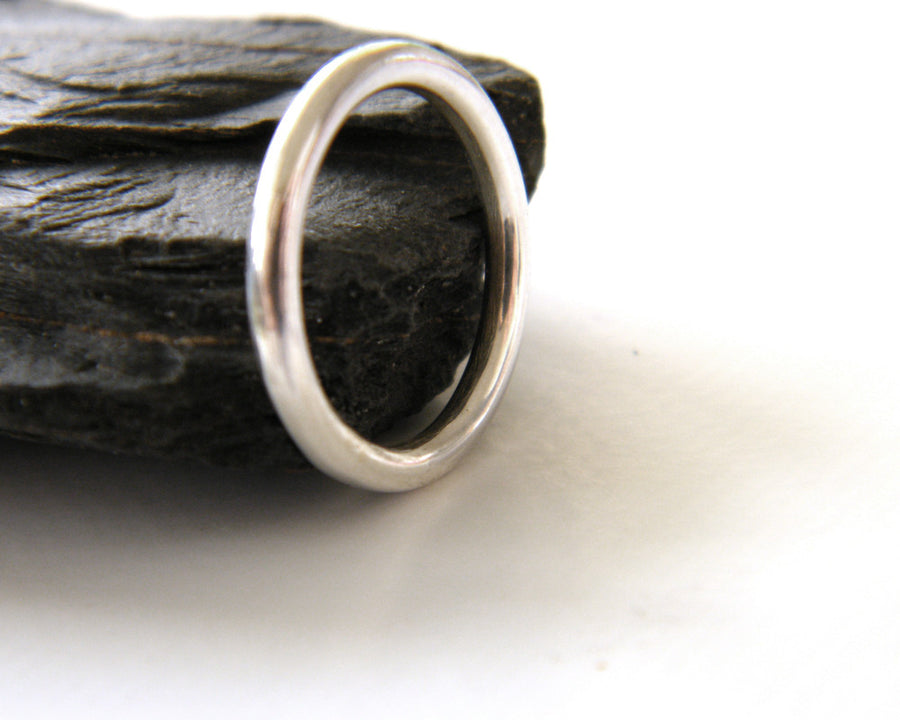 Simple silver ring
