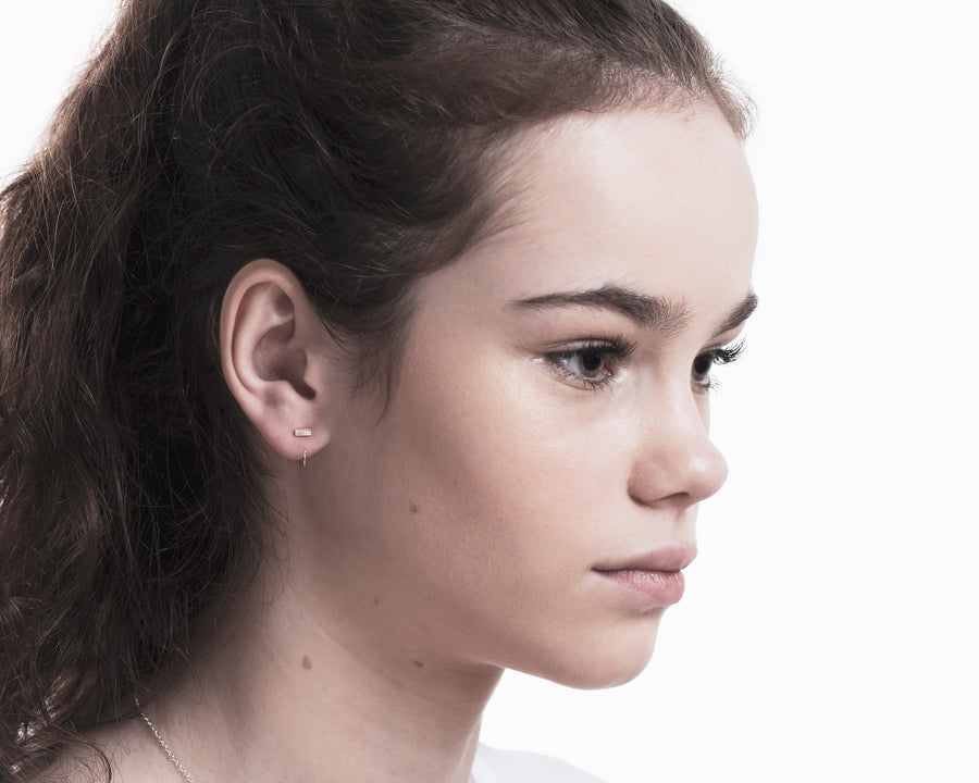 Geometric hugging hoops