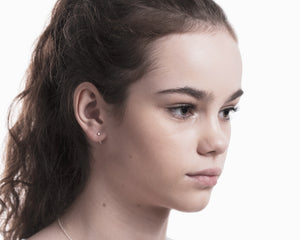 Geometric hugging hoops