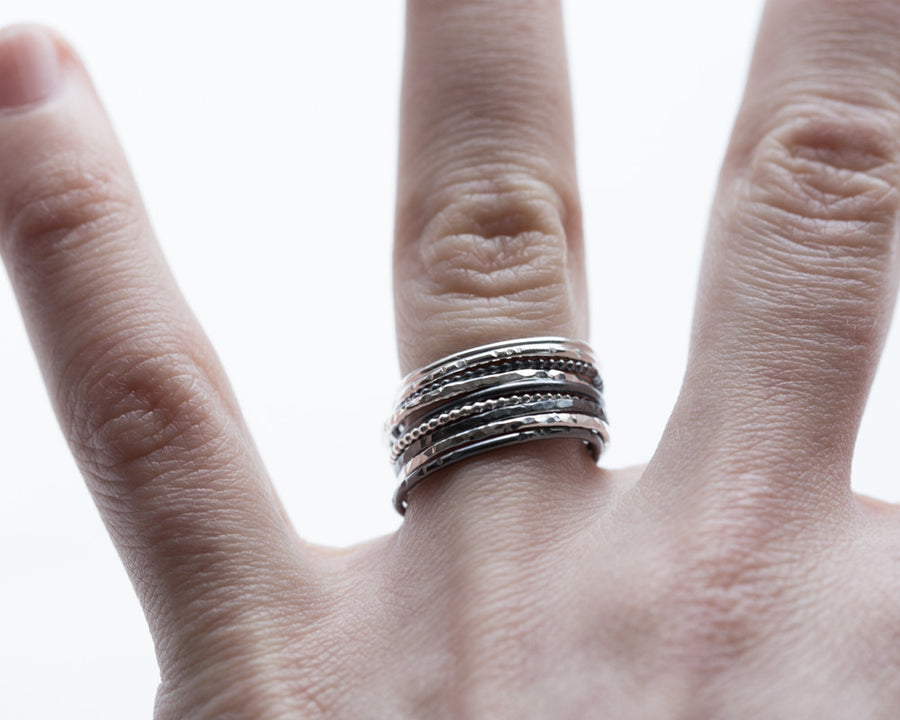 Textured stacking rings