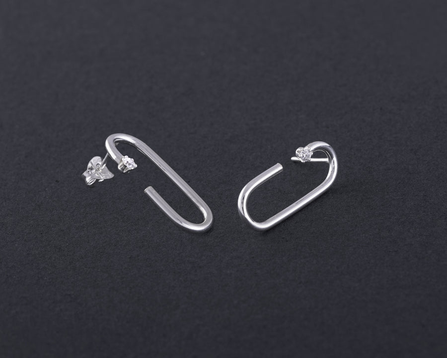 Zircon oval earrings