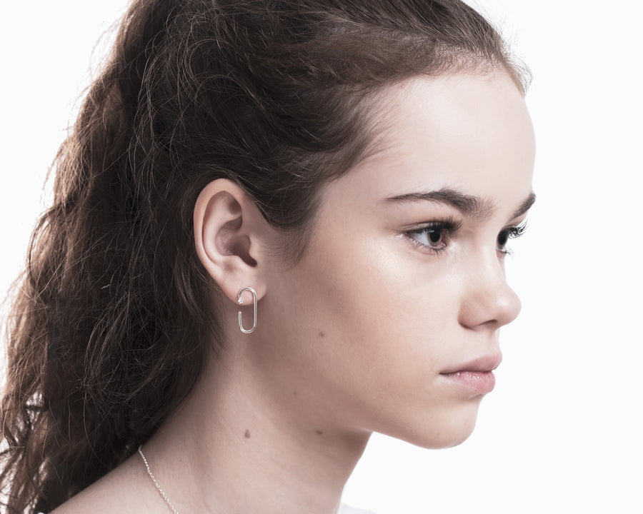 Zircon oval earrings